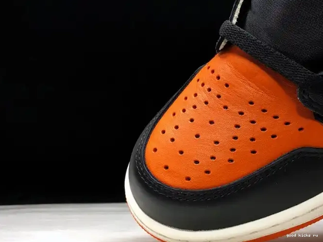 Air Jordan AJ1 Off-Louis x OW 1 AQ0818-158 0420
